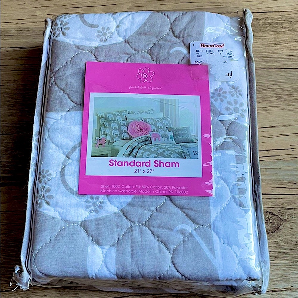 Elephant Lovers; Pillow Sham|Gray & White Elephant